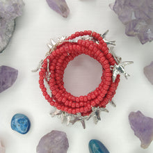 Cargar imagen en el visor de la galería, PULSERA ENVOLVENTE PÁJAROS ROJO
